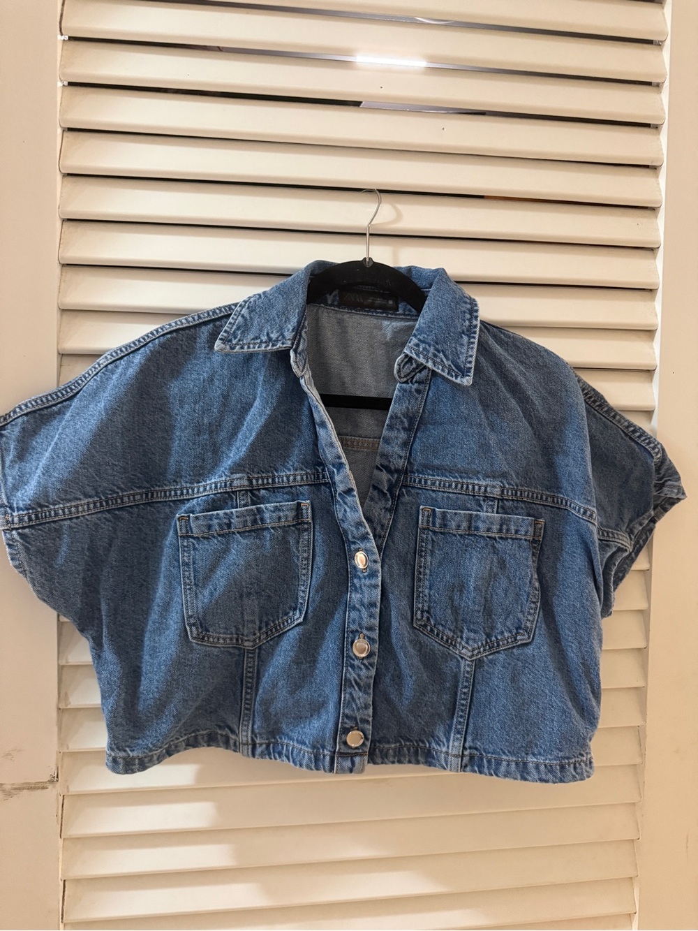 Zara Cropped Blue Denim Button-Front Shirt